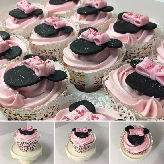Cupcakes con decoración de fondant de Minnie Mouse