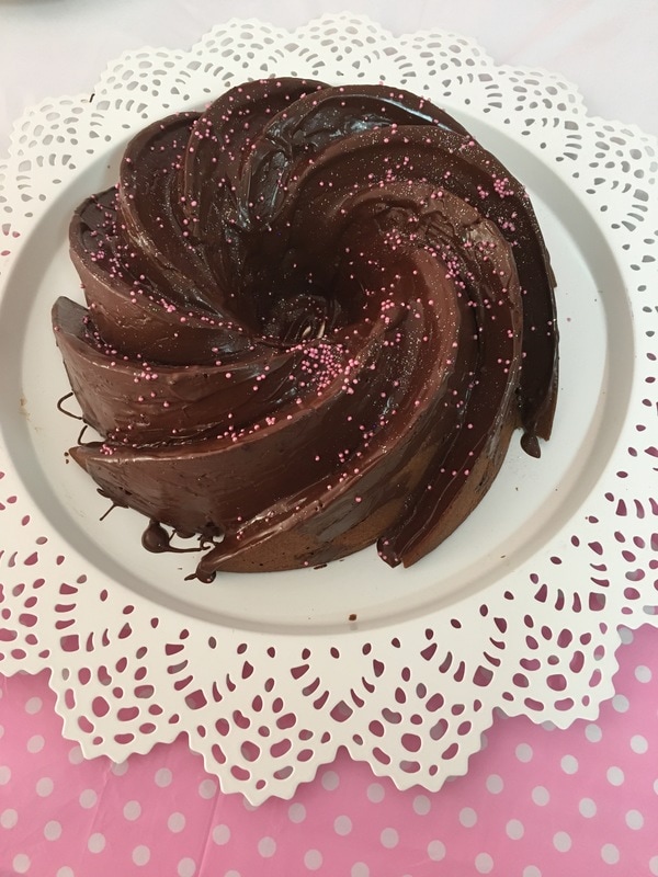 Bundt cake de chocolate con  chocolate en thermommix