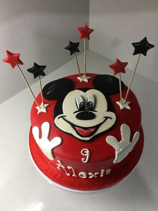 Tarta de Fondant de Mickey Mouse con estrellas