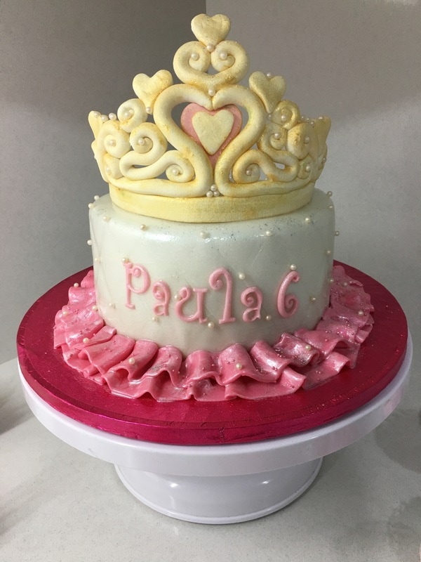 Tarta de Fondant y cupcakes de Coronas de Princesas