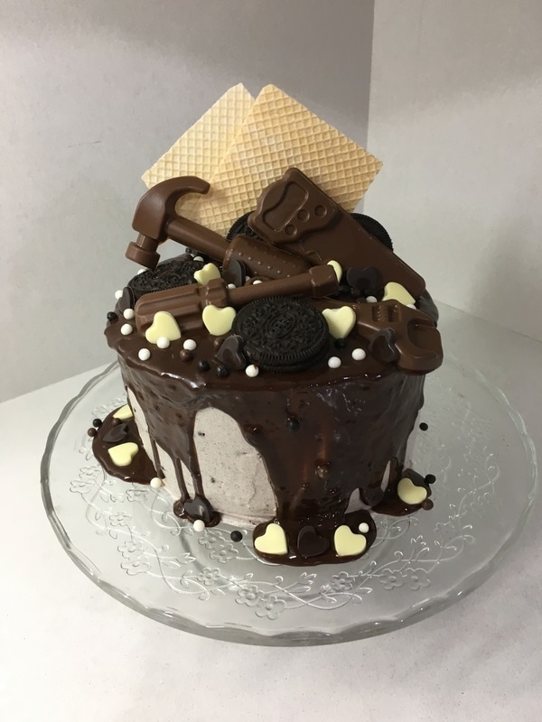 Tarta de Chocolate con oreos y cobertura de chocolate